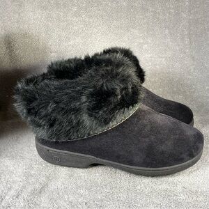 Isotoner Black Plush‎ Fur Trim Slippers Womens Size 8 Slip On Shoes Ankle